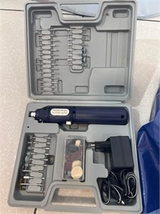 Аккумуляторная отвертка ROTARY TOOL KIT 890000687202