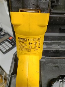 Аккумуляторный перфоратор DEWALT DCH133 890000671954