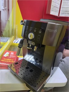 Автоматическая кофемашина DeLonghi ECAM 250.33 890000702501
