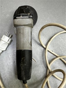 Угловая шлифовальная машина ИНТЕРСКОЛ УШМ-125/900 890000705005
