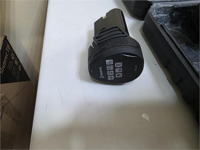Аккумуляторная дрель-шуруповерт Вихрь ДА-12Л-2К 890000720717