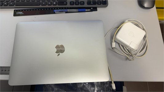 Ноутбук Apple MacBook Pro M1 2020 8/256 890000724756