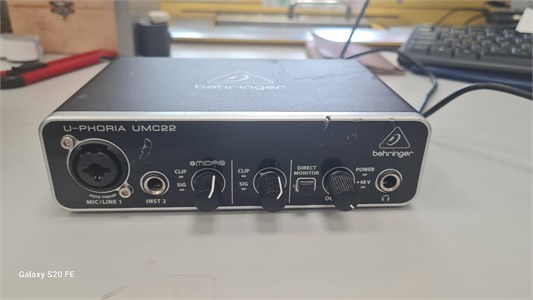 Внешняя звуковая карта BEHRINGER UMC22 890000733241