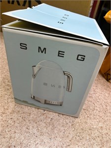 Электрический чайник SMEG KLF04 890000733636