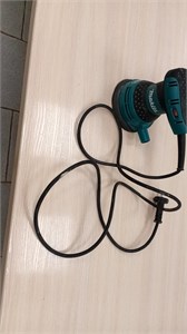 Эксцентриковая шлифмашина Makita BO5031 890000736822