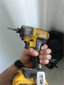 Импульсный шуруповерт Dewalt DCF887 890000708395