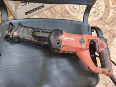 сабельная пила Makita M4501 890000734333