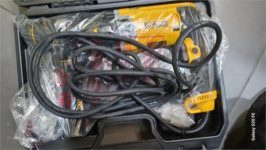 Дрель перворатор сетевой DeWALT  d25144k 890000710559