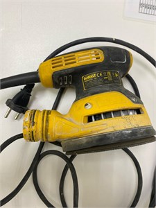 Эксцентриковая шлифмашина DEWALT DWE6423 890000751230