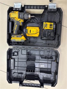 Дрель-шуруповерт аккумуляторная DeWALT DCD 708 890000710926