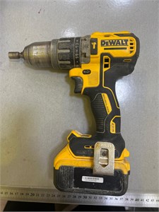 Ударный шуруповерт Dewalt 890000713732