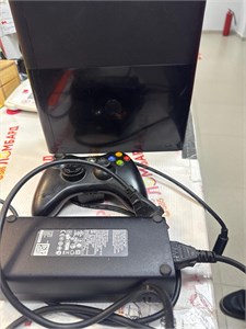 Приставка Xbox 360 E 890000762140