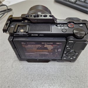 SONY ZV-E10 + E 3.5-5.6/pz 16-50 oss 890000759733