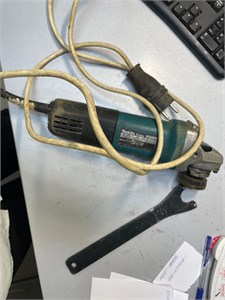 УШМ makita 9558HN 890000773157