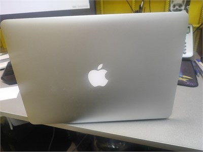 Apple MacBook Pro (Retina, 13-inch, Early 2015) 8/256 ГБ 890000776212