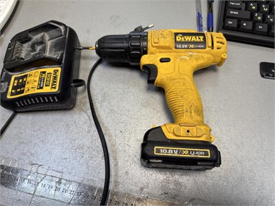 Шуруповерт DeWalt DCD700-ks 890000776690