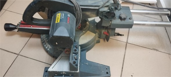 Торцовачная пила  BOSCH  GCM 10S 890000777470
