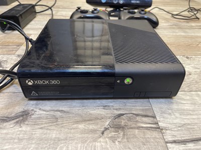 Игровая приставка Microsoft Xbox 360 E 500Gb 890000505921