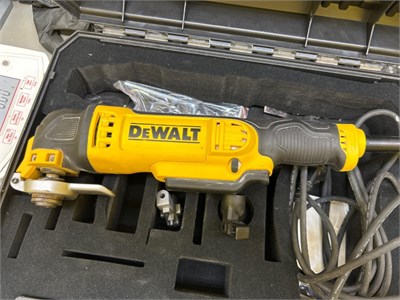 Реноватор DeWALT DWE315 890000471000