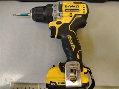 Аккумуляторная дрель-шуруповерт DeWalt DCD701 890000560475