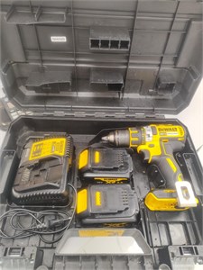Аккумуляторная дрель-шуруповерт DeWalt DCD790 890000553802