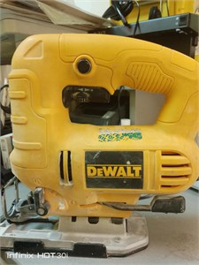 Электролобзик dewalt DWE 249 890000581890