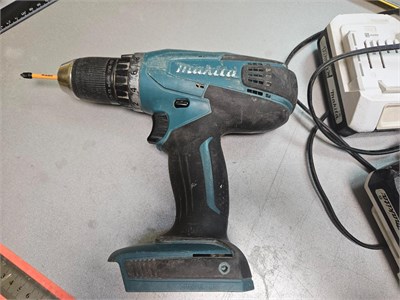 Аккумуляторная дрель-шуруповерт Makita DF457DWE 890000577771