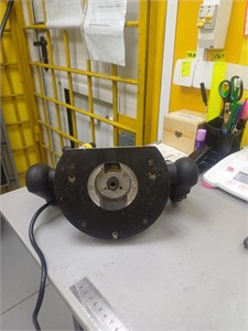 Фрезер ручной электрический Калибр ФЭ-1300/8М+ 890000595459