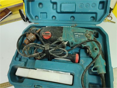 Перфоратор Hyundai H 900 EXPERT 890000591495