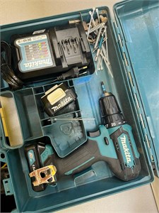 Аккумуляторная дрель-шуруповерт Makita DF333D 890000604897