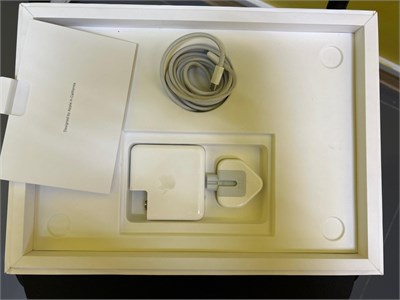Ноутбук Apple MacBook Pro (13-inch, M2, 2022) 8/256 ГБ 890000595151