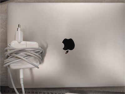 Ноутбук Apple MacBook Air 13 (2020, M1) 8/256 ГБ 890000609813
