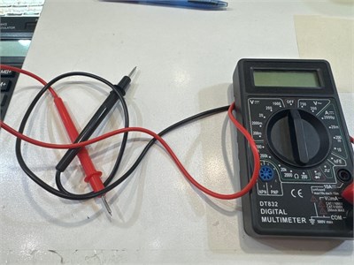Мультиметр цифровой DT-832 890000610701