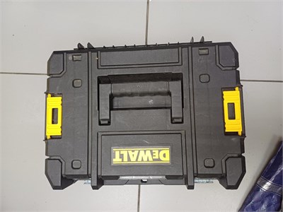 ШУРУПОВЕРТ DeWALT DCF840 890000611794
