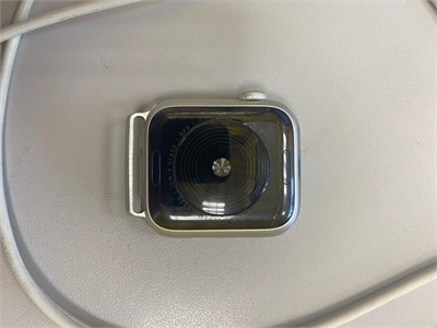 Часы Apple Watch SE GPS Алюминиевые 40 мм (1-го поколения) 890000586392