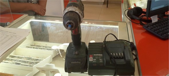 Аккумуляторная дрель-шуруповерт Metabo BS 18 L 890000621371