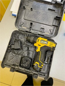 Аккумуляторная дрель-шуруповерт STANLEY STCD1081B2 890000620656