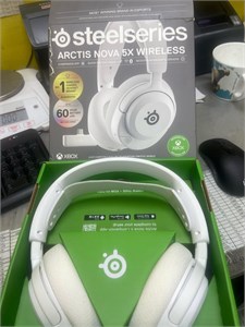 Беспроводные наушники SteelSeries Arctis Nova 5X 890000603135