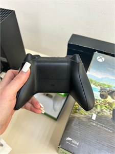 Игровая приставка Microsoft Xbox Series X 890000614784