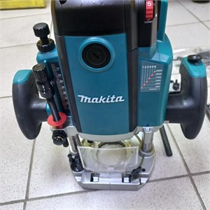 Фрезер вертикальный Makita RP2303FC 890000638797