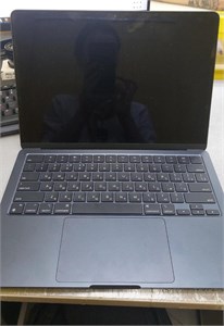 Ноутбук Apple MacBook Air 13 (2022, M2) 16/256 ГБ 890000642527
