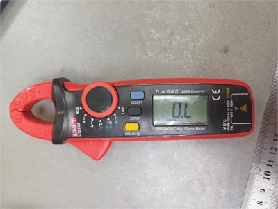 Токовые клещи UNI-T UT-210D 890000617125