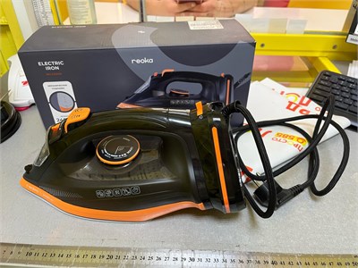 Утюг беспроводной REOKA RKI-CE2400 (2400Вт) 890000652050