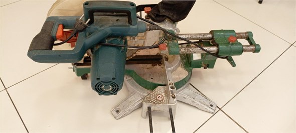 Пила торцовочная Hammer Flex STL1800/255P 890000654793