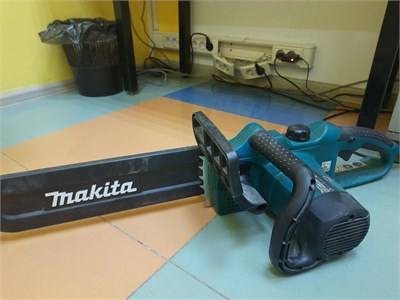 Цепная электропила  Makita UC3520A 890000575825