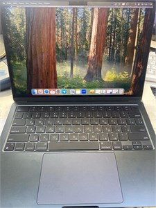 Ноутбук Apple MacBook Air 13 (2022, M2) 16/256 ГБ 890000655223