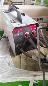 Сварочный аппарат Ресанта САИПА-135С 890000655892