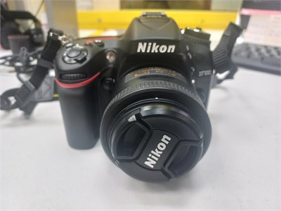 Фотоаппарат Nikon D7100 + объектив Nikon DX AF-S Nikkor 35mm 1:1.8G,SWM Aspherical 0.3 m/ 0.98 ft O/52 890000655692
