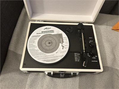 Виниловый проигрыватель Alive Audio GLAM 890000665306